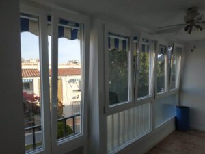 Cerramiento-abatible-y-ventanas-en-PVC-en-San-Juan-playa.5