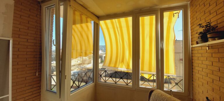 Cerramiento pvc con esquinero invertido · trabajo de Ventanas Verdún