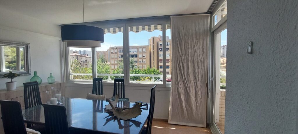 Renovado detodas las ventanas de un bungalow en playa San Juan.
