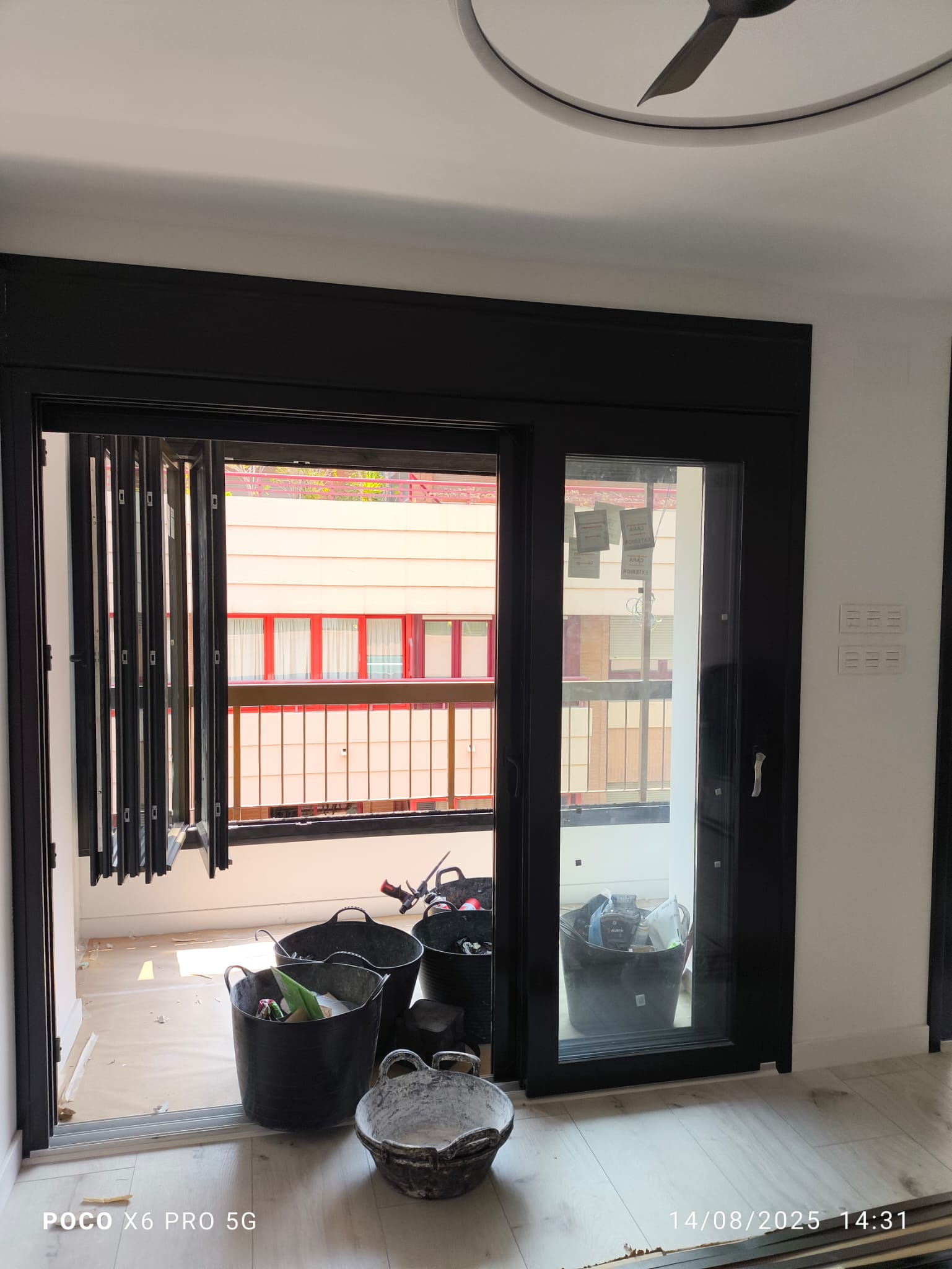 Ventanas abatibles, correderas y balconeras correderas de 3 hojas
