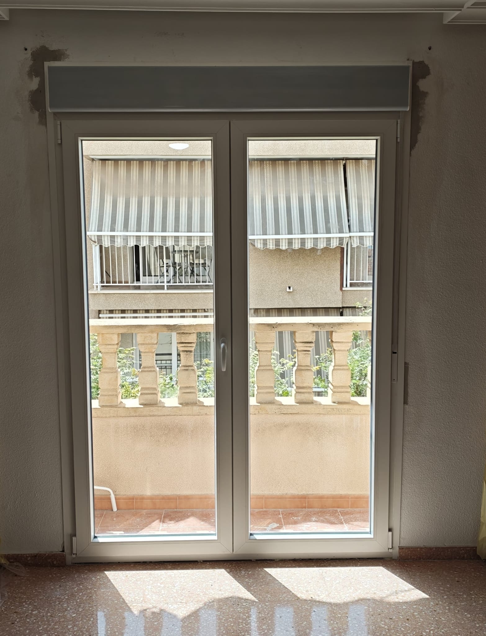 Balconeras abatibles de PVC de dos hojas