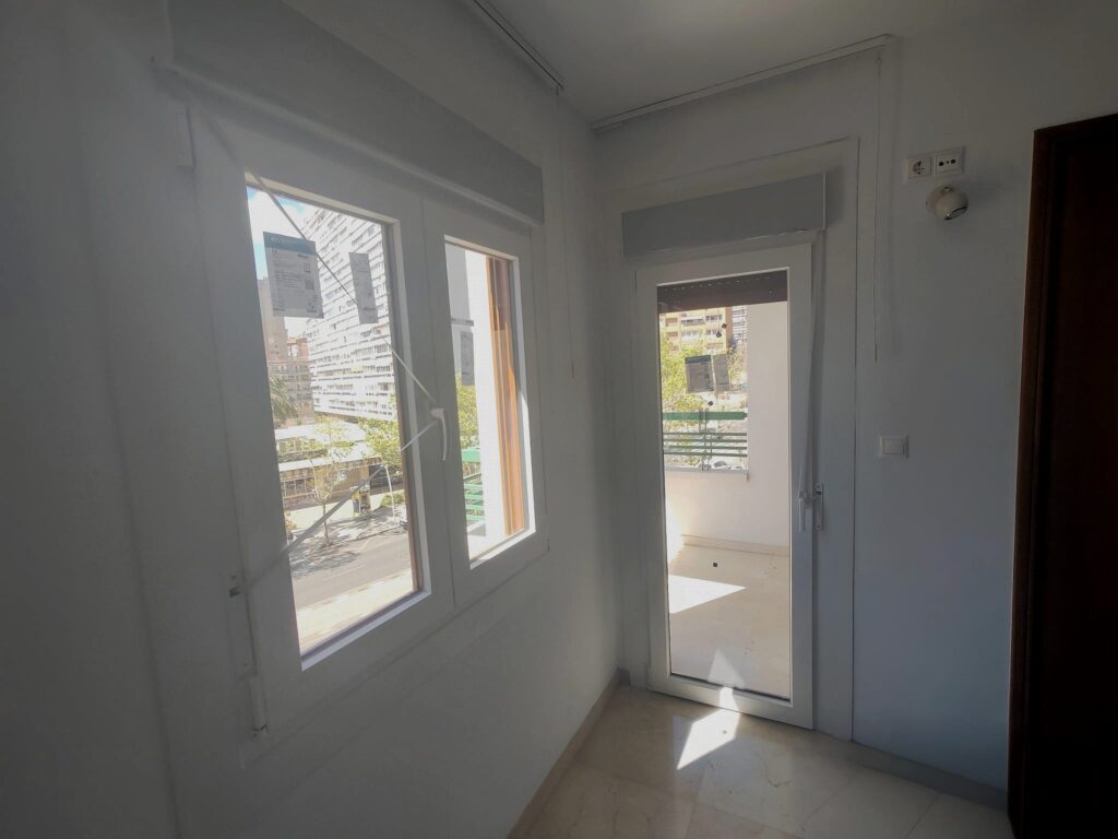 Cerramiento en PVC blanco interior roble dorado exterior